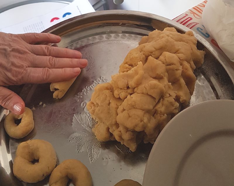 fabricando rosquillas de maamul